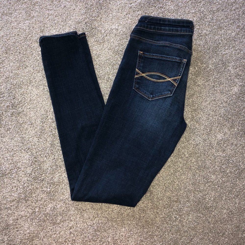Abercrombie and Fitch 6L Dark Wash Jean